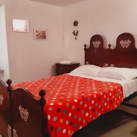 La Casetta Rosa Rocchetta di Vara Buitenkant foto